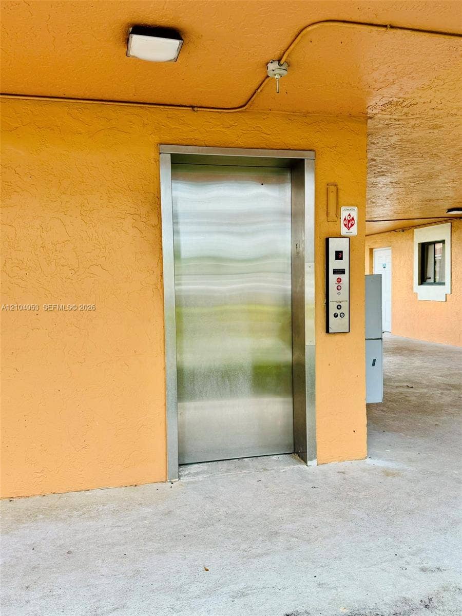 6900 SW 39th Street, #212K, Davie, Davie, FL 33314 building elevator