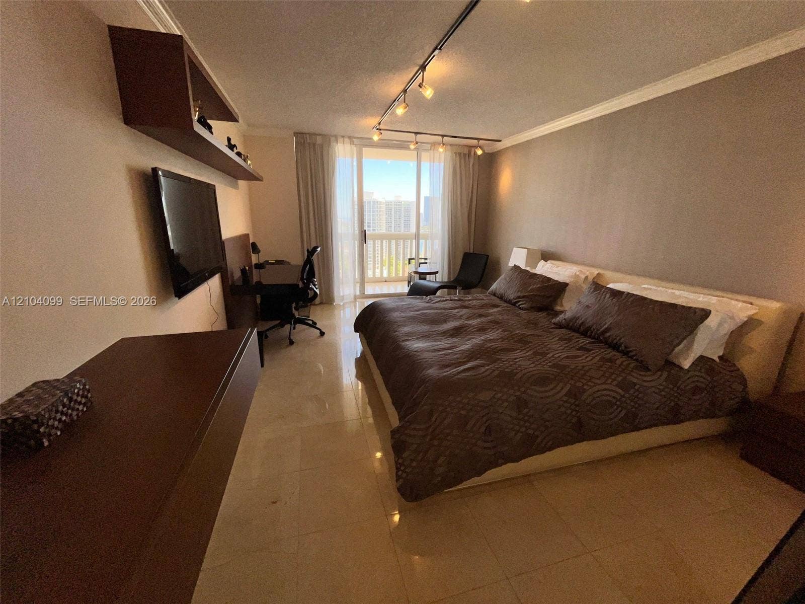 1000 W Island Boulevard, #2707, Aventura, Aventura, FL 33160 Photo 14