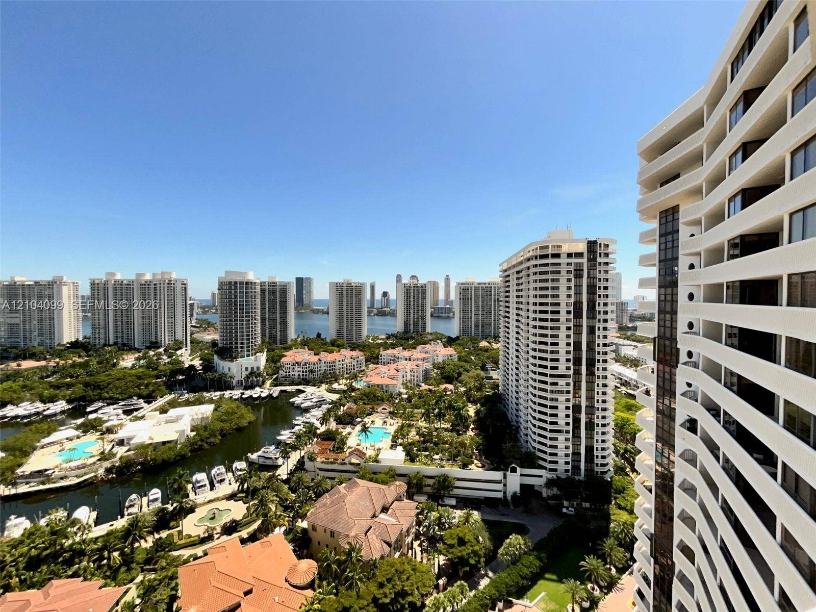 1000 W Island Boulevard, #2707, Aventura, Aventura, FL 33160 Photo 10