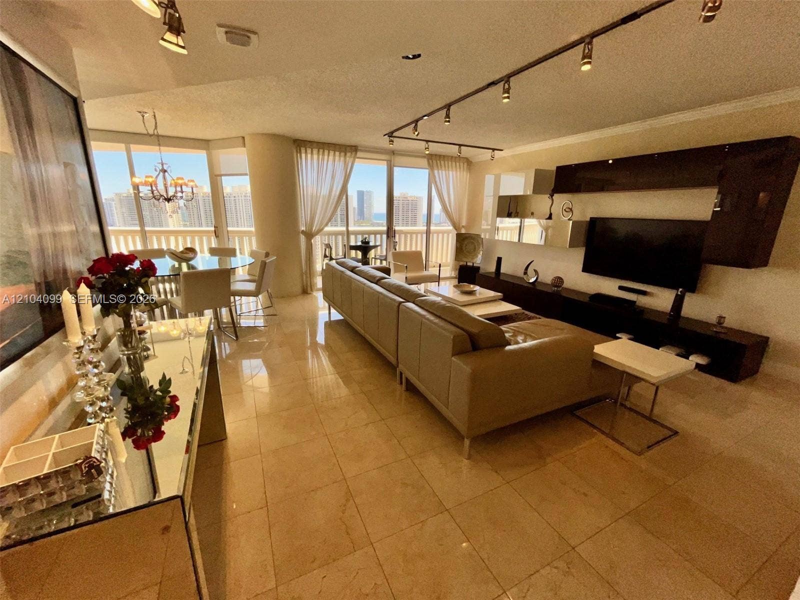 1000 W Island Boulevard, #2707, Aventura, Aventura, FL 33160 Photo 2