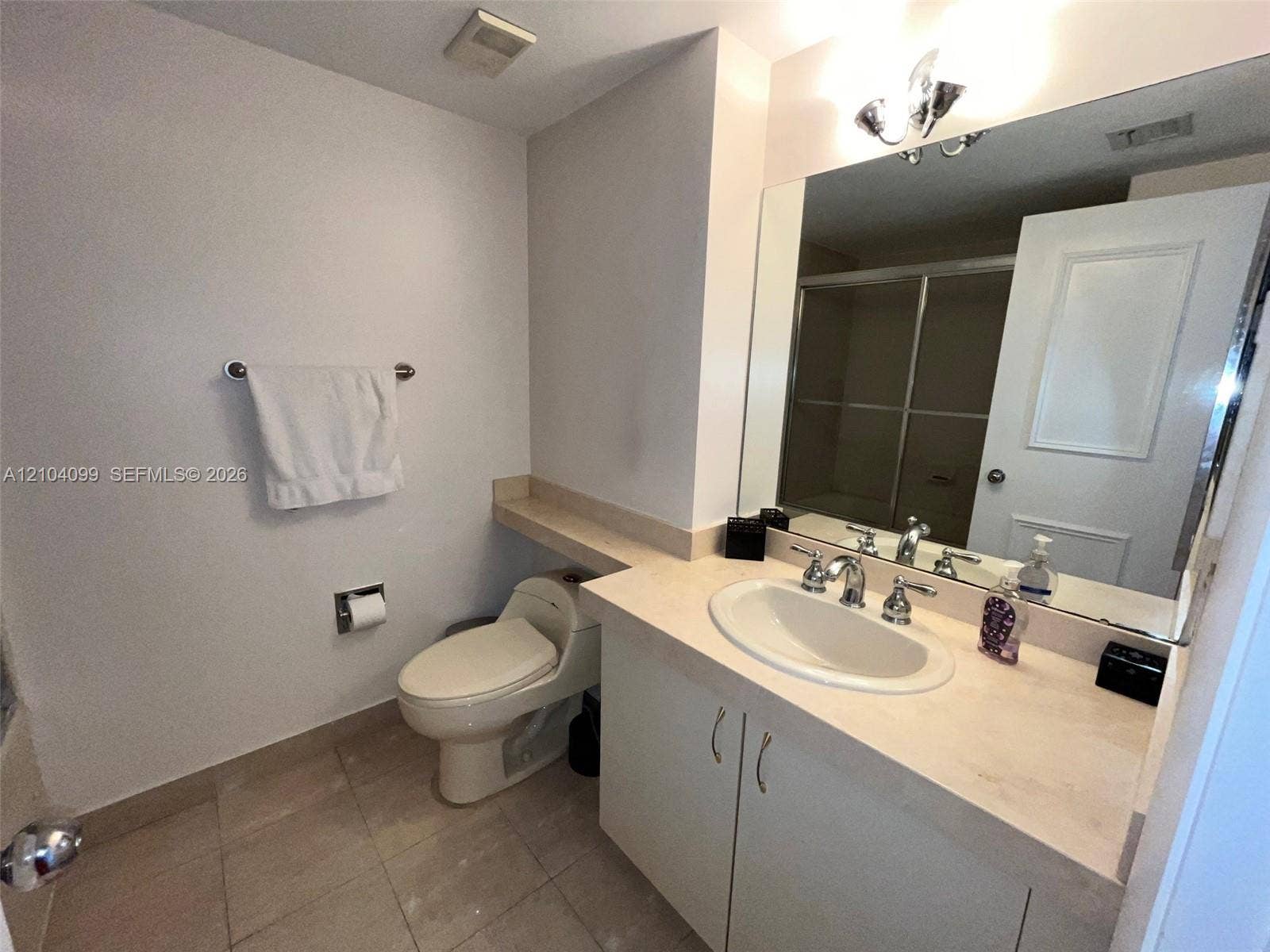 1000 W Island Boulevard, #2707, Aventura, Aventura, FL 33160 Photo 24