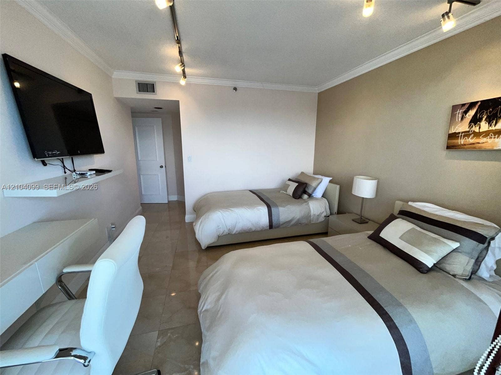 1000 W Island Boulevard, #2707, Aventura, Aventura, FL 33160 Photo 27