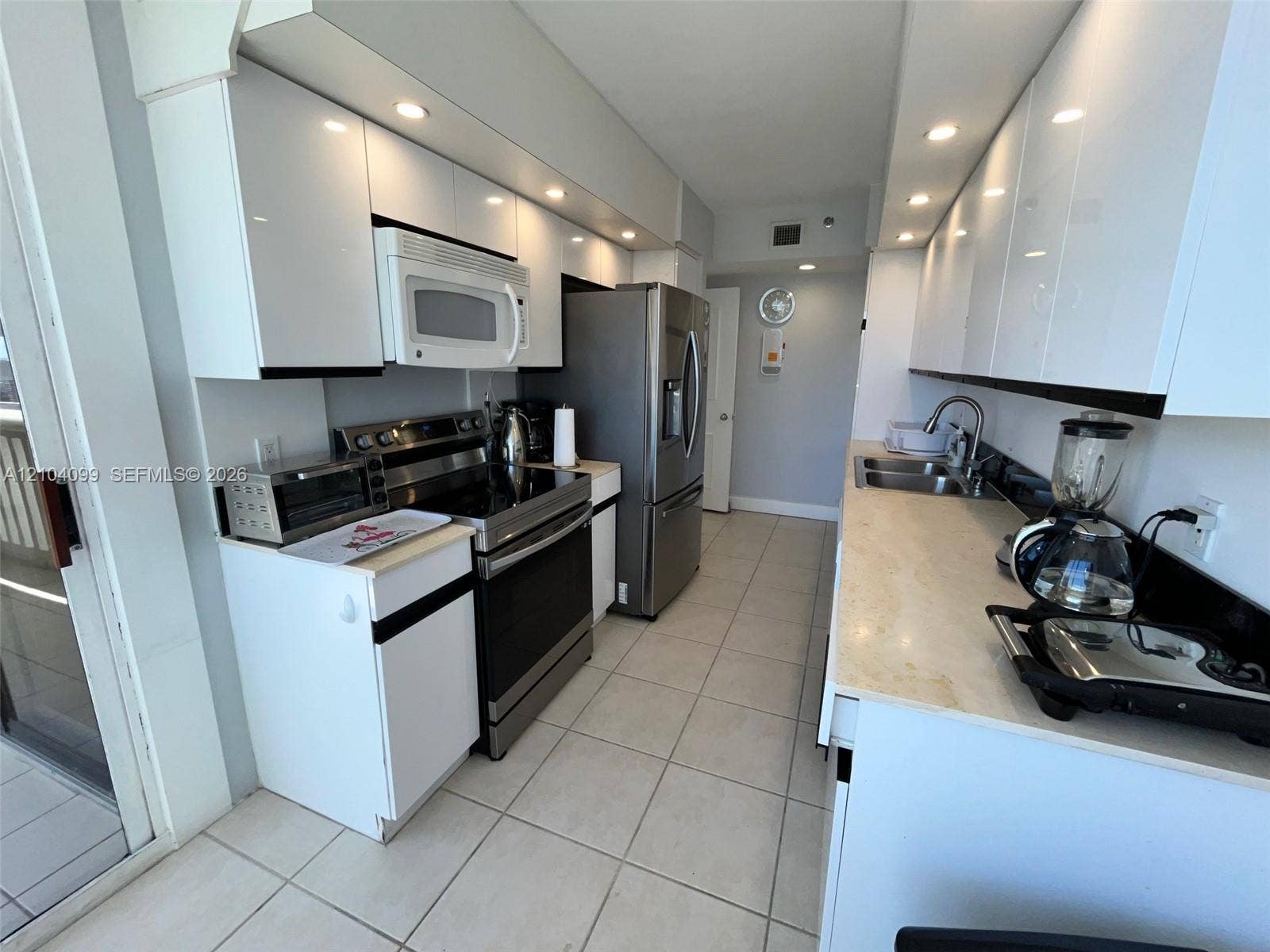 1000 W Island Boulevard, #2707, Aventura, Aventura, FL 33160 Photo 8