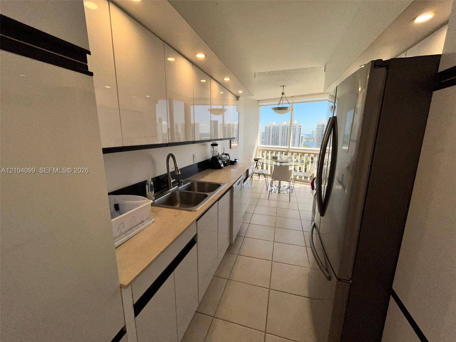 1000 W Island Boulevard, #2707, Aventura, Aventura, FL 33160 Photo 5