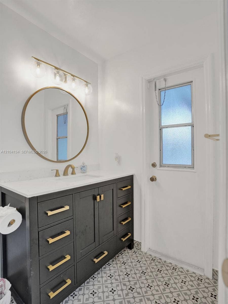 Cabana Guest Bath