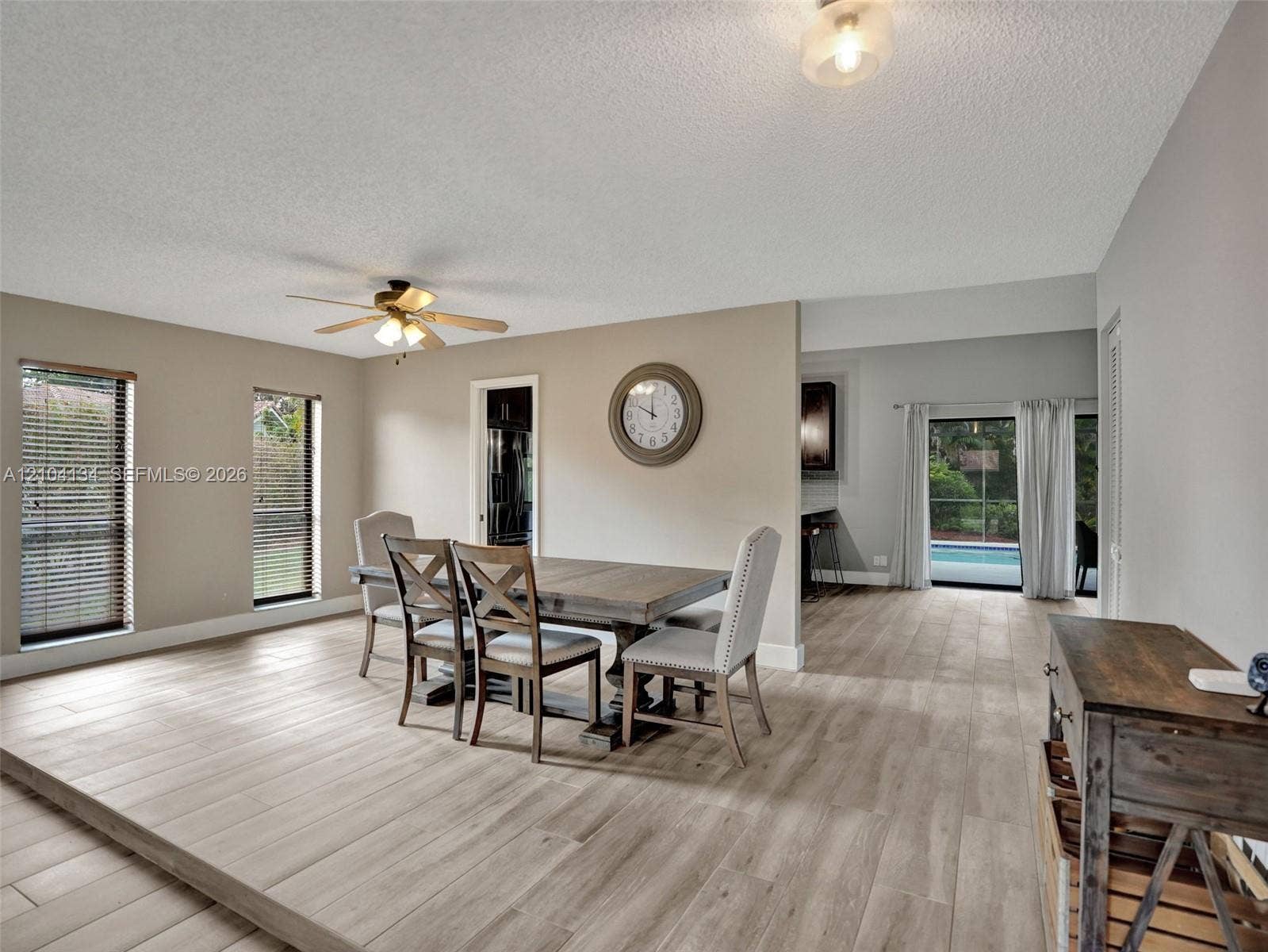 With easy access to the kitchen!