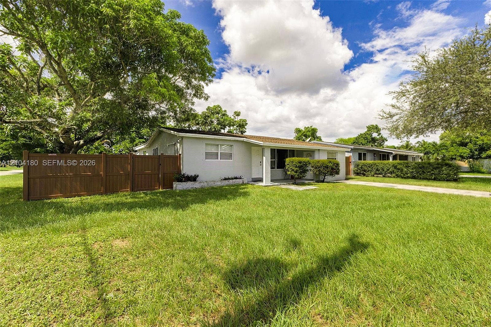 2440 Largo Drive, Miramar, FL 33023 Photo 27