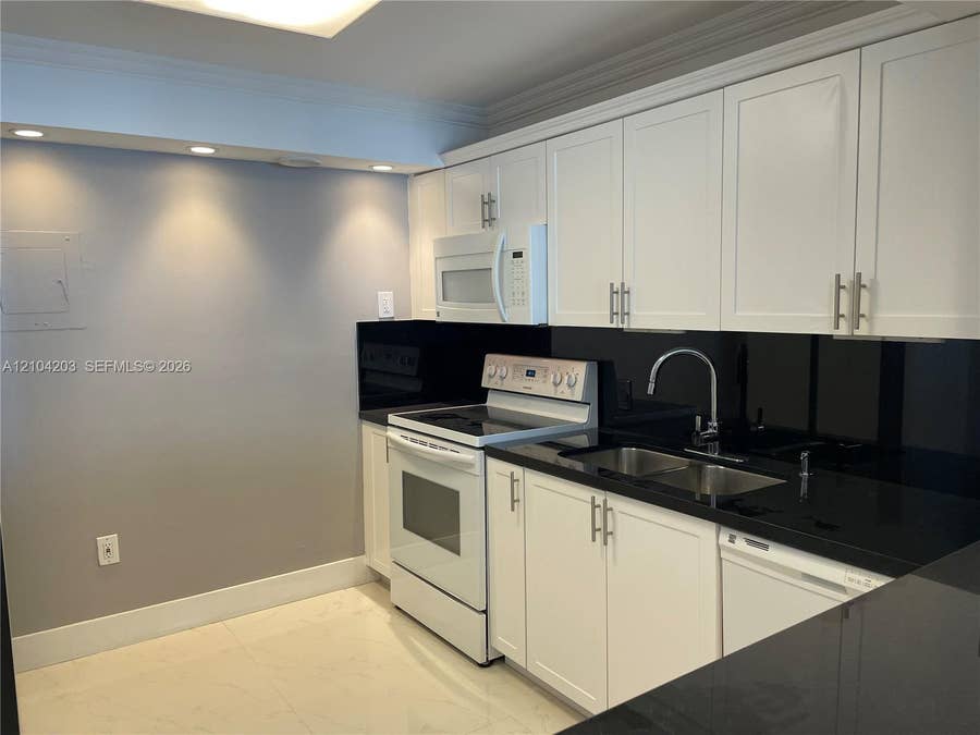 Property photo for 5701 Collins Avenue, #911, Miami Beach, FL