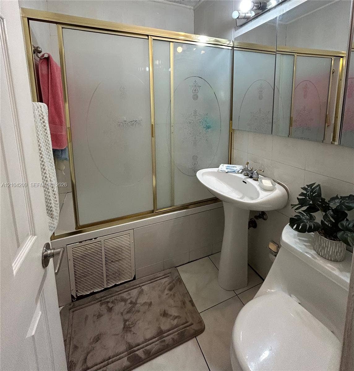 160 W 53rd Terrace, Hialeah, FL 33012 Photo 23