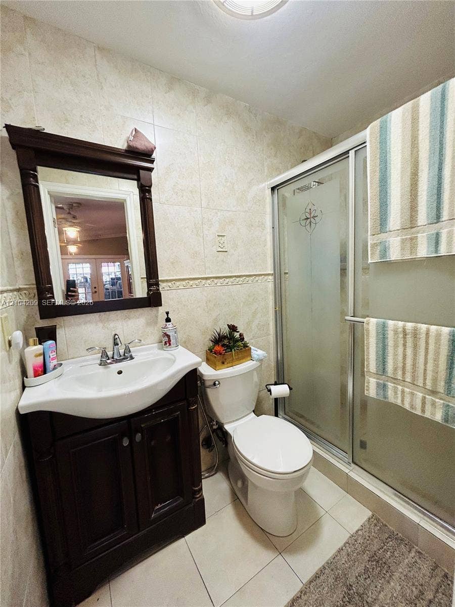 160 W 53rd Terrace, Hialeah, FL 33012 Photo 12