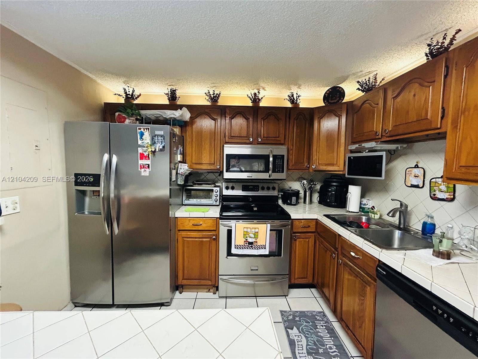 160 W 53rd Terrace, Hialeah, FL 33012 Photo 7
