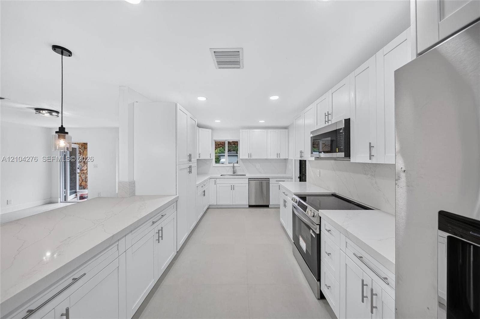222 SW 58th Avenue, Plantation, FL 33317 new appliances