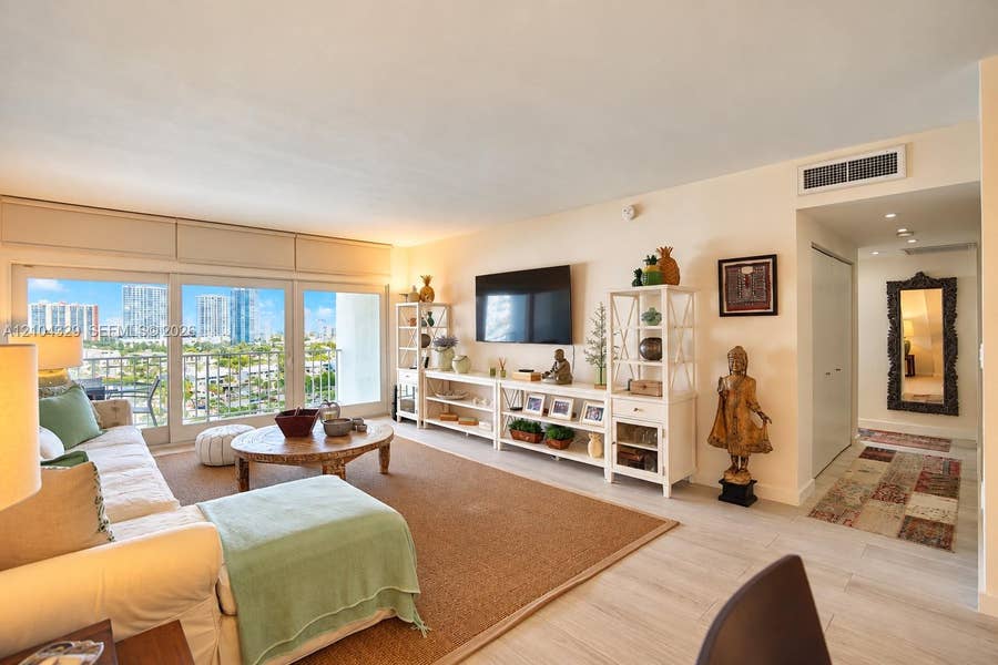 Property photo for 500 Bayview Drive, #1123, Sunny Isles Beach, FL