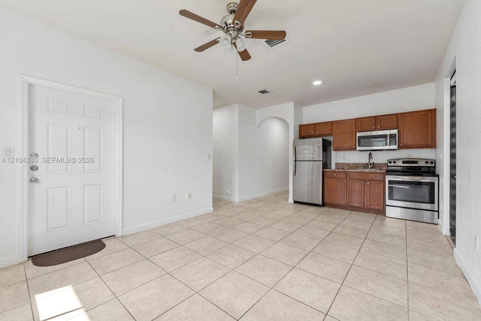 3669 SE 2nd Court, Homestead, FL 33033 in-law kitchen