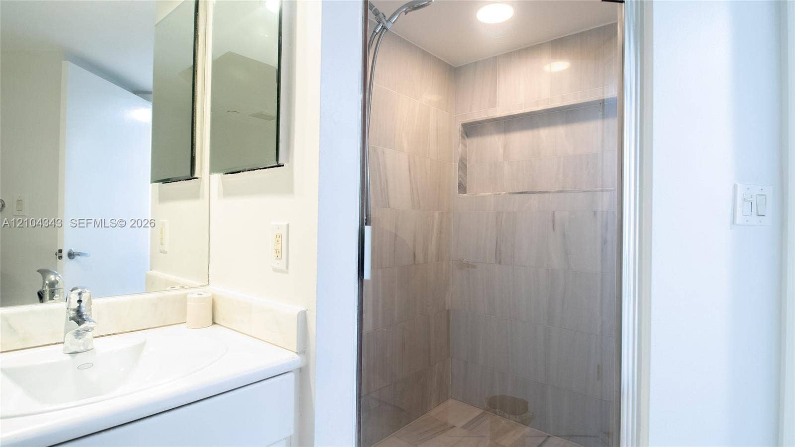 16425 Collins Avenue, #1215, Sunny Isles Beach, FL 33160 Photo 4