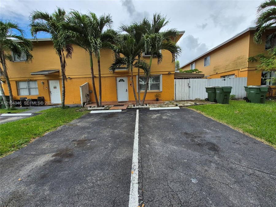 Property photo for 203 NE 12th Avenue, #203, Homestead, FL