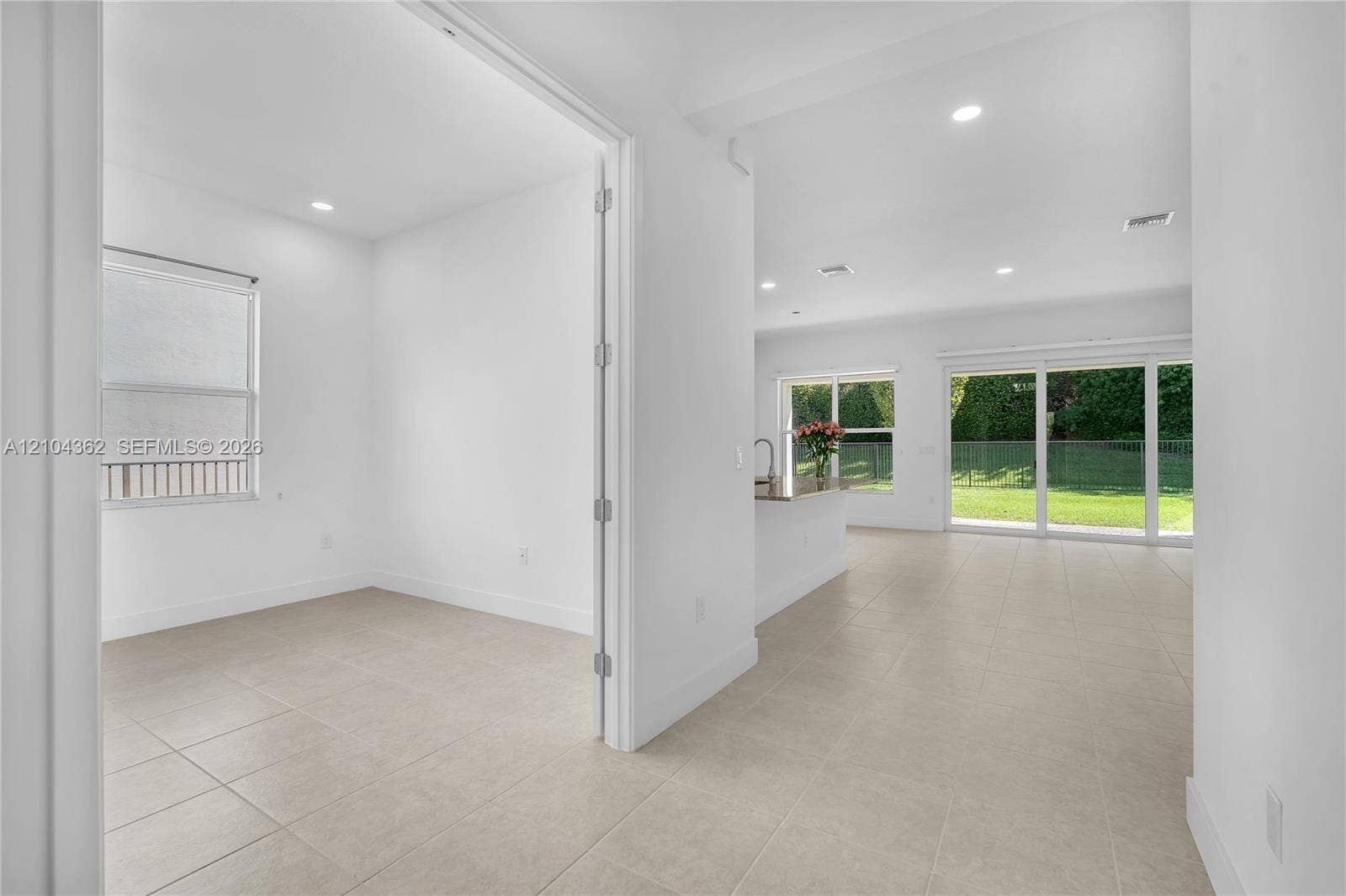 Foyer looking at Guest room