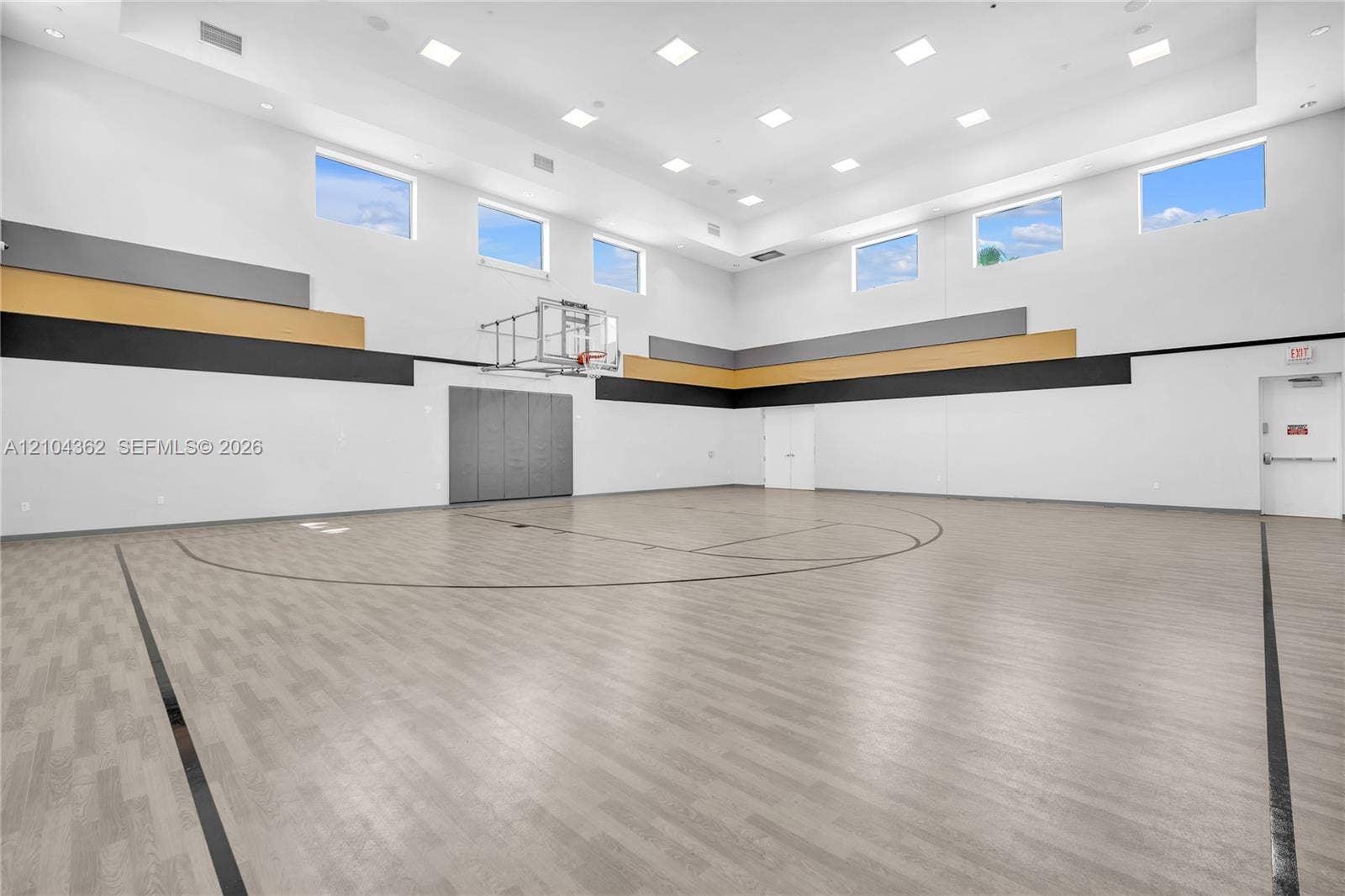 Baketball court