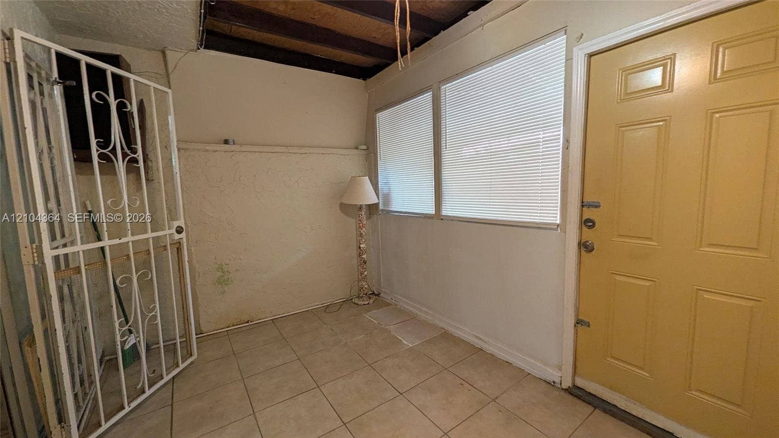 502 NW 11th Street, Miami, FL 33136 Enclosed pUatio