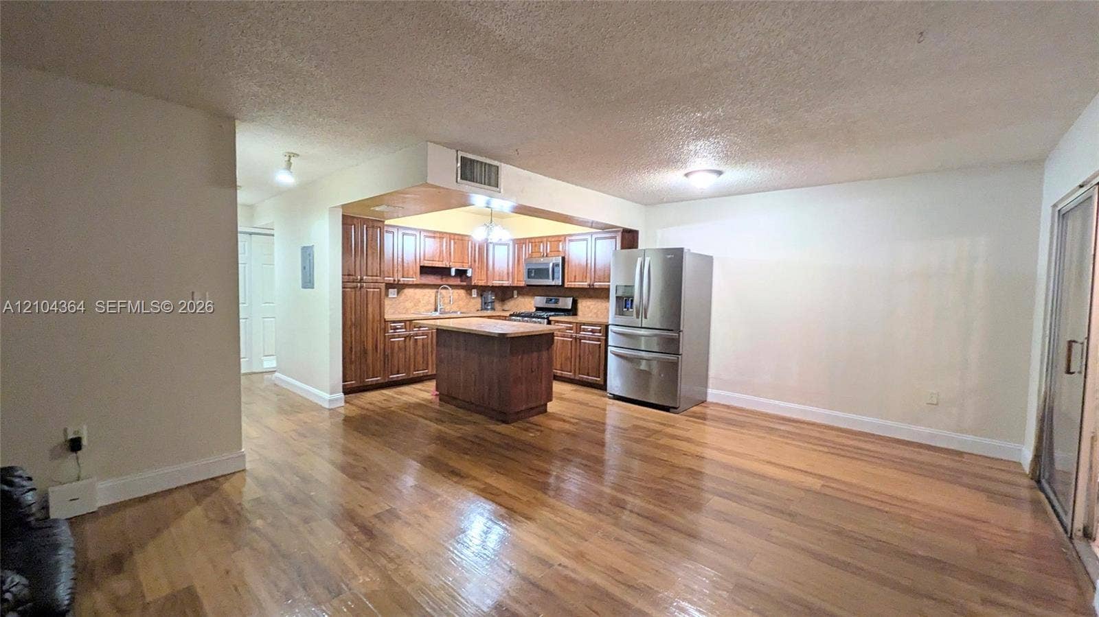 502 NW 11th Street, Miami, FL 33136 Photo 8