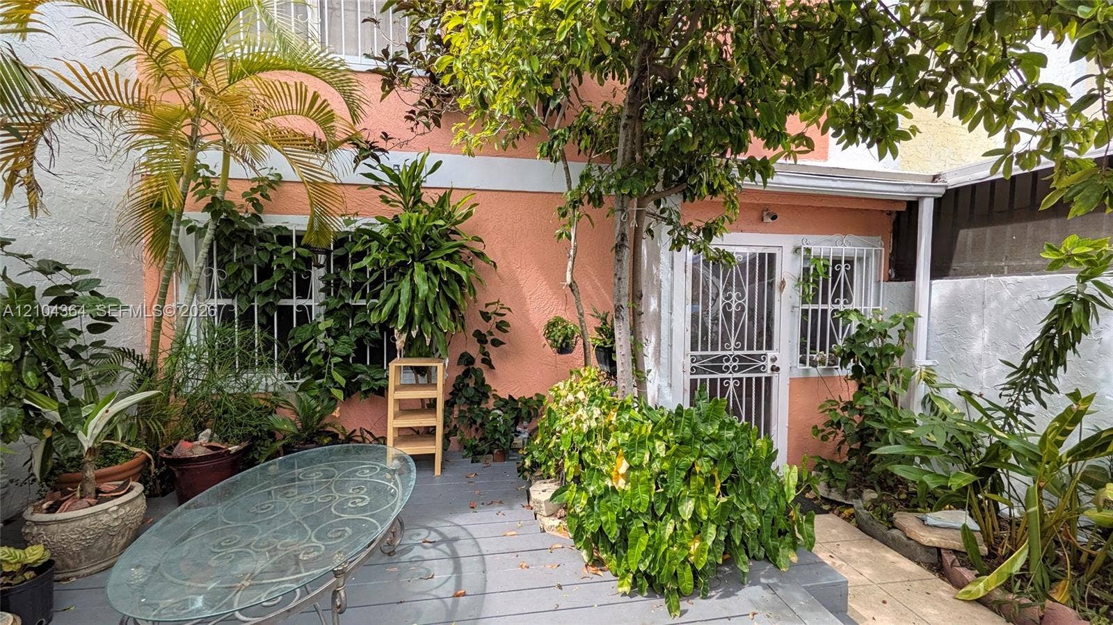 502 NW 11th Street, Miami, FL 33136 Photo 2