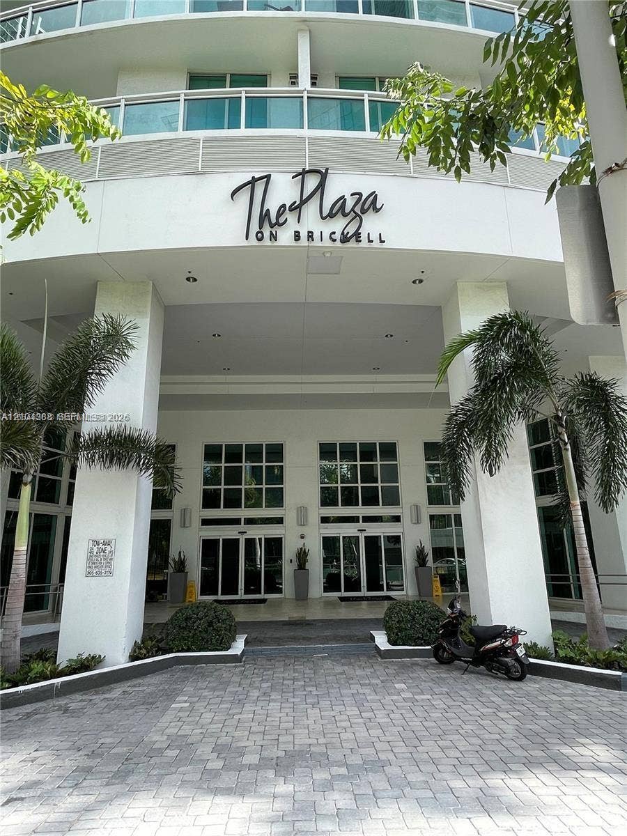 951 Brickell Avenue, #3403, Miami, Miami, FL 33131 Photo 2