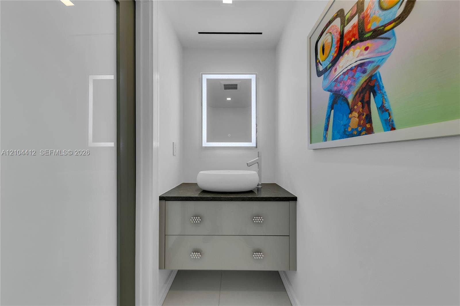 POWDER ROOM