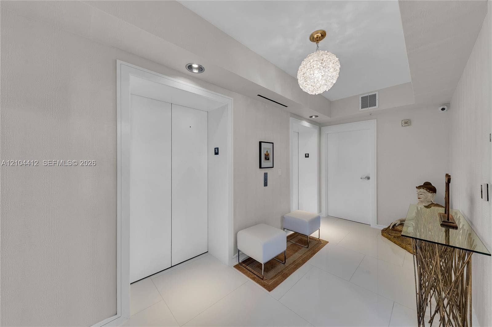 PRIVATE ELEVATOR LOBBY
