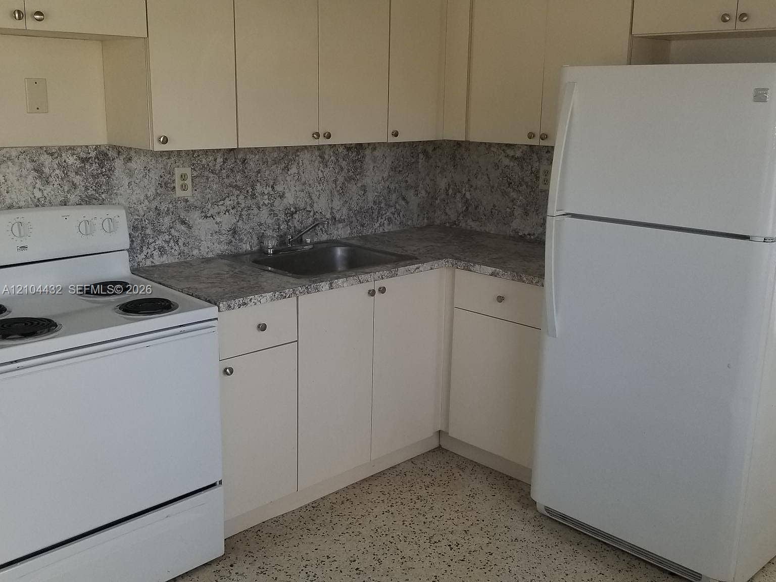 2790 SW 26th Street, Miami, FL 33133 Photo 26