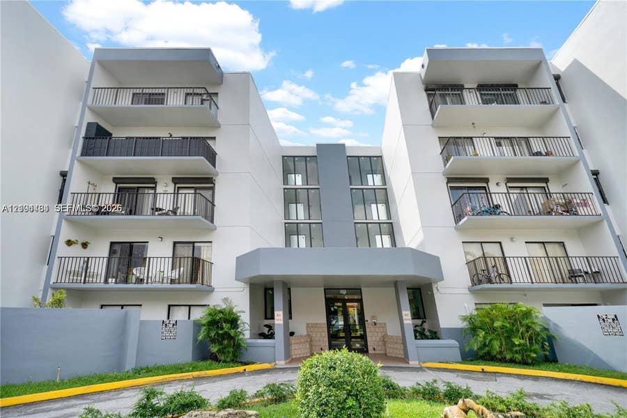 Property photo for 1820 W 53rd Street, #201, Hialeah, FL