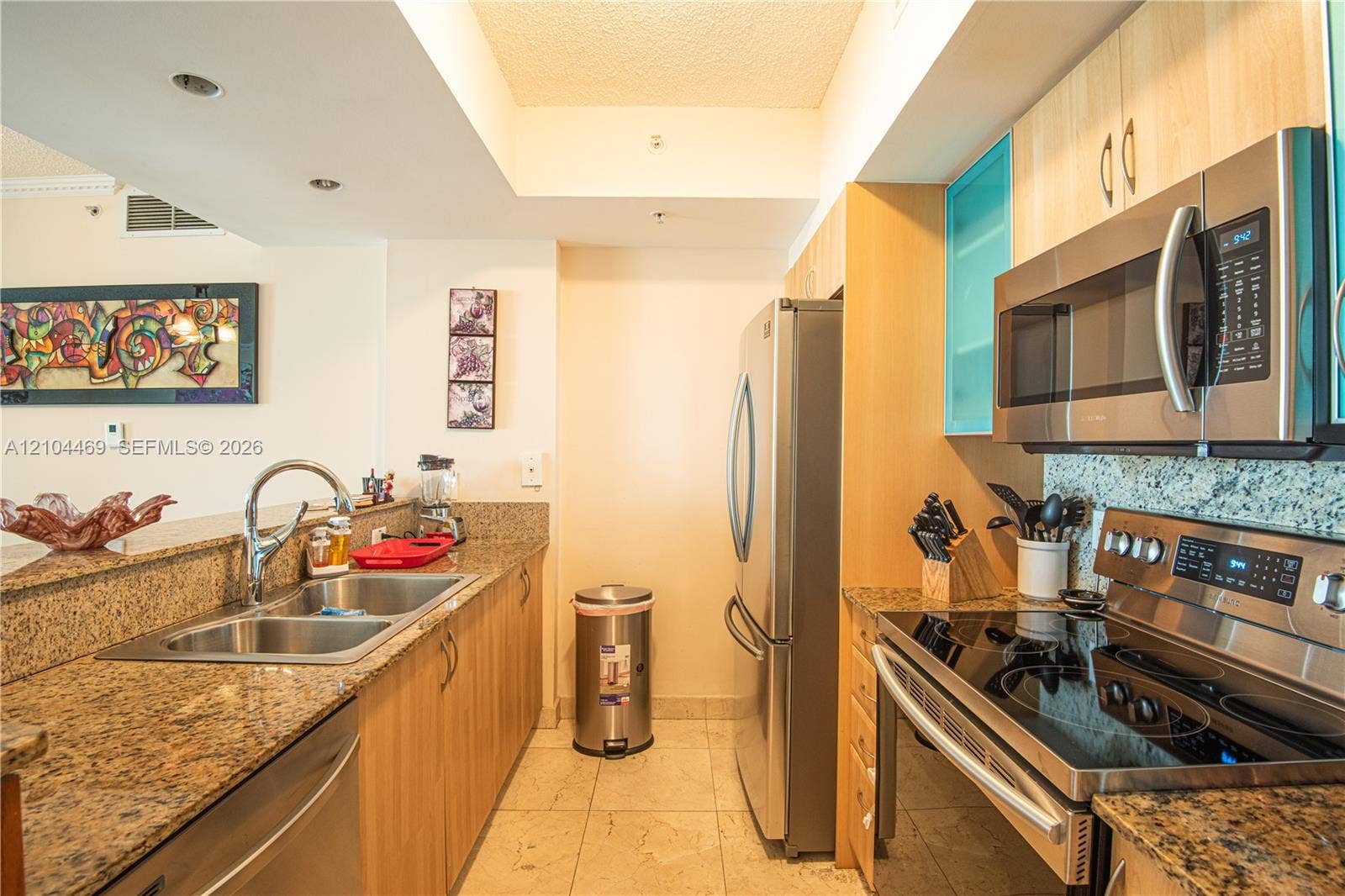 17555 W Atlantic Boulevard, #UPH6, Sunny Isles Beach, FL 33160 Photo 3