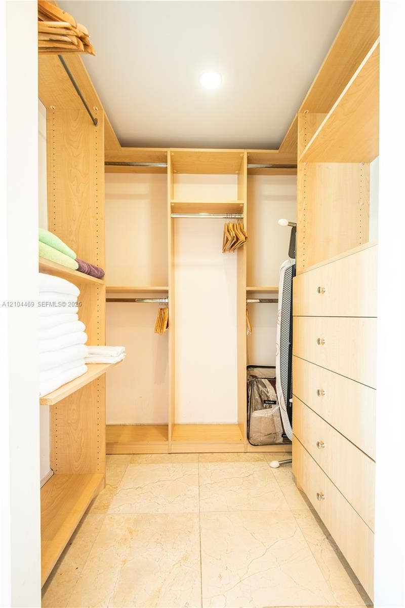 17555 W Atlantic Boulevard, #UPH6, Sunny Isles Beach, FL 33160 Photo 8