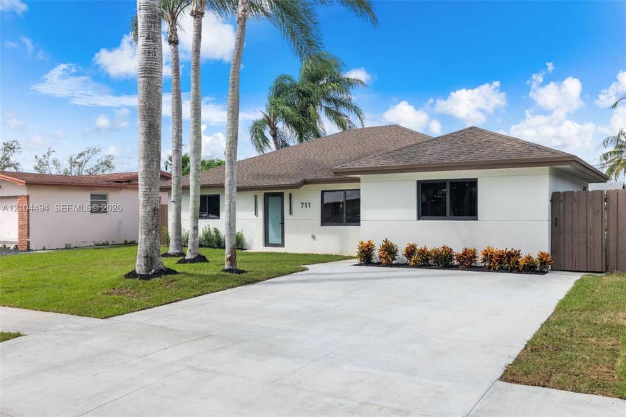Property photo for 711 NW 8th Avenue, Dania Beach, FL