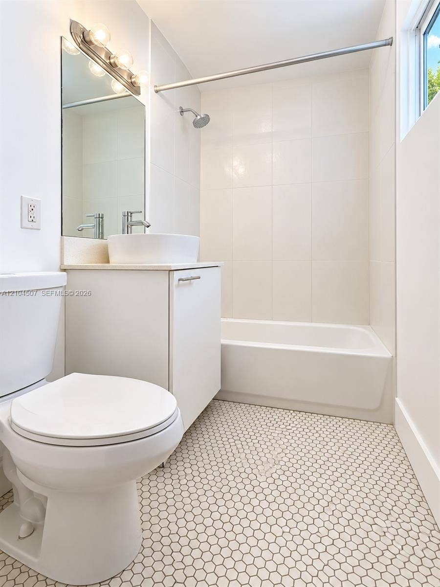 1001 Bay Drive, #945, Miami Beach, Miami Beach, FL 33141 Photo 11