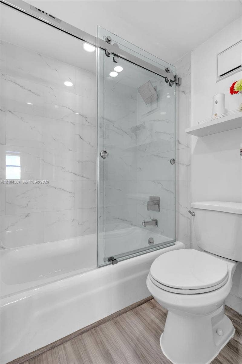 2333 Brickell Avenue, #1808, Miami, FL 33129 Primary Bathroom