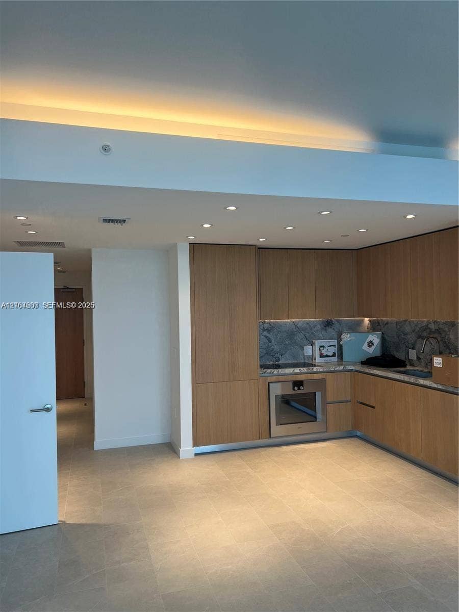 500 Alton Road, #1008, Miami Beach, Miami Beach, FL 33139 Photo 2