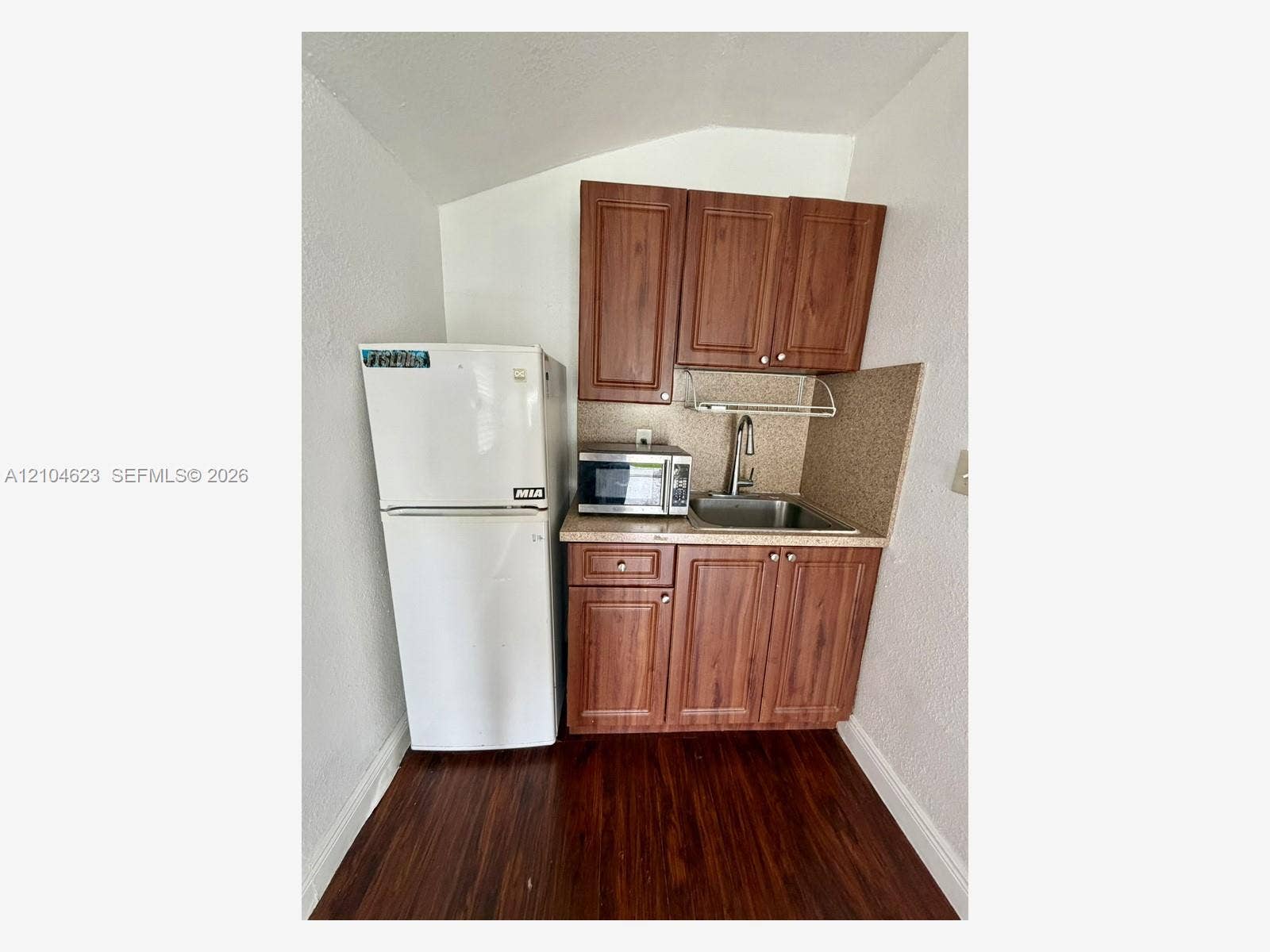 11441 SW 2nd Street, #Efficiency, Sweetwater, Sweetwater, FL 33174 Photo 4
