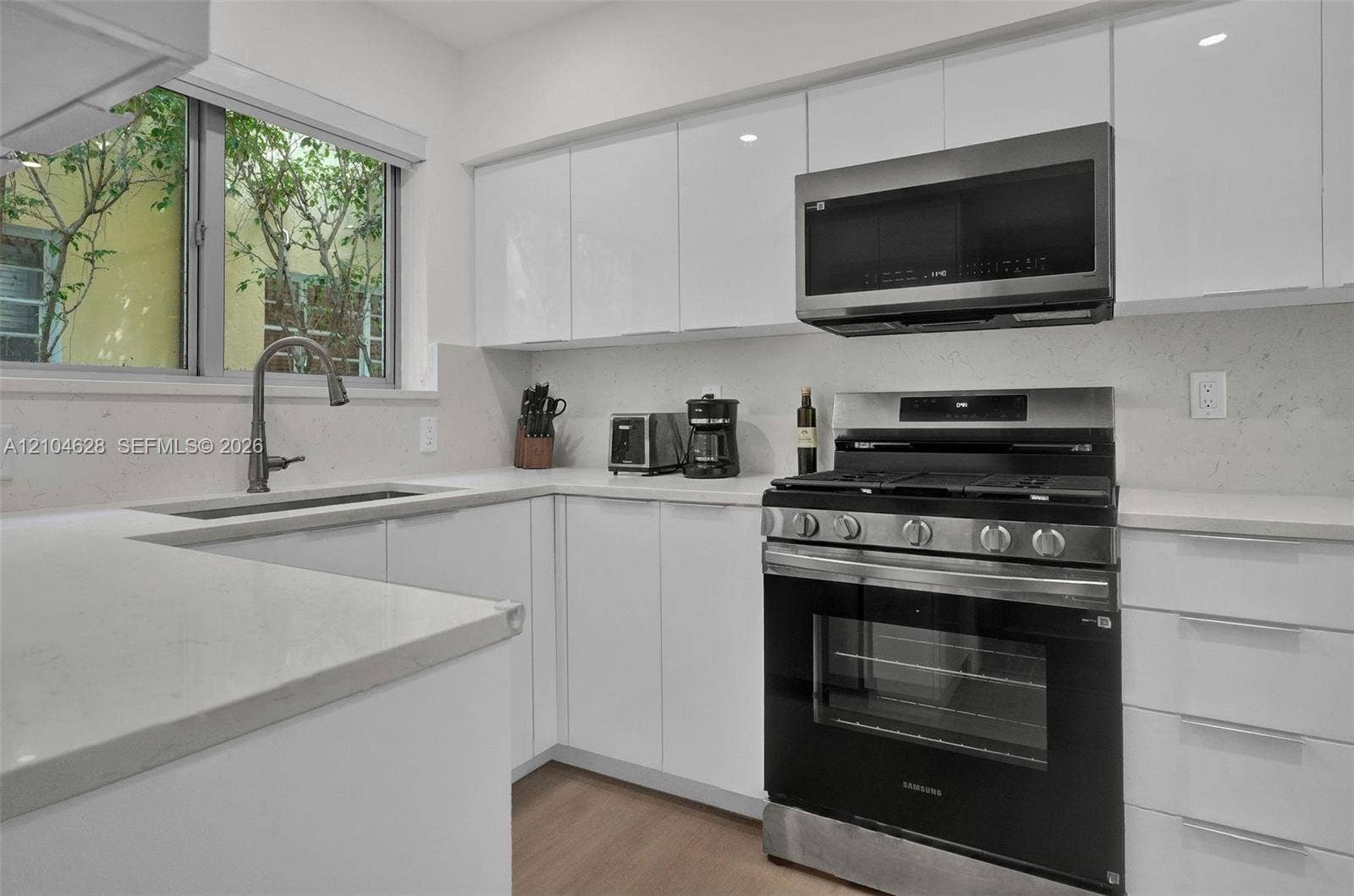 4800 Pine Tree Drive, #101, Miami Beach, FL 33140 Photo 6