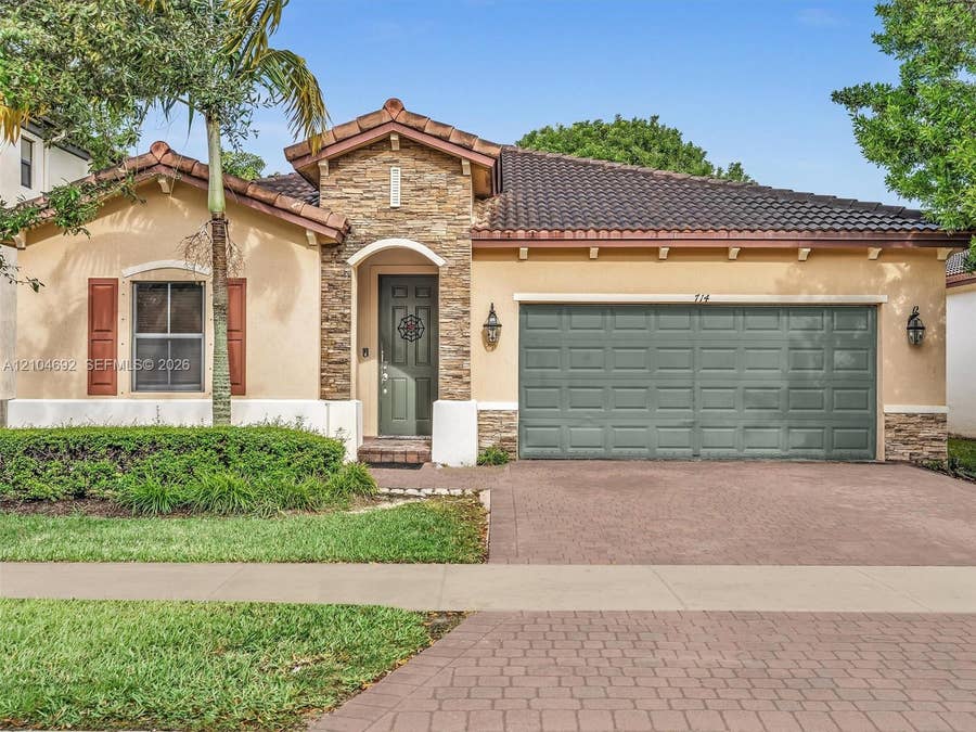 Property photo for 714 SE 37th Place, Homestead, FL