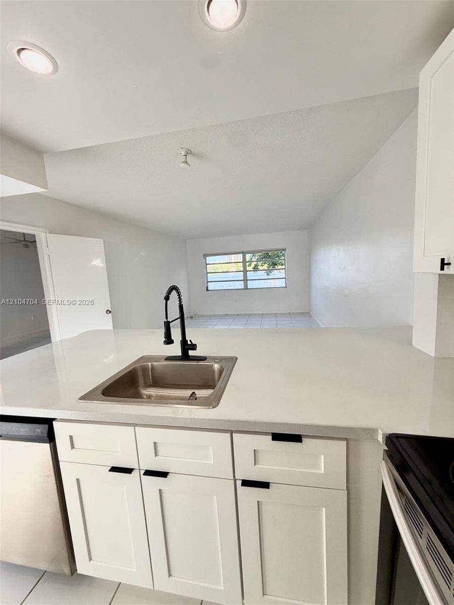 20111 NE 27th Court, #K107, Aventura, Aventura, FL 33180 Photo 8