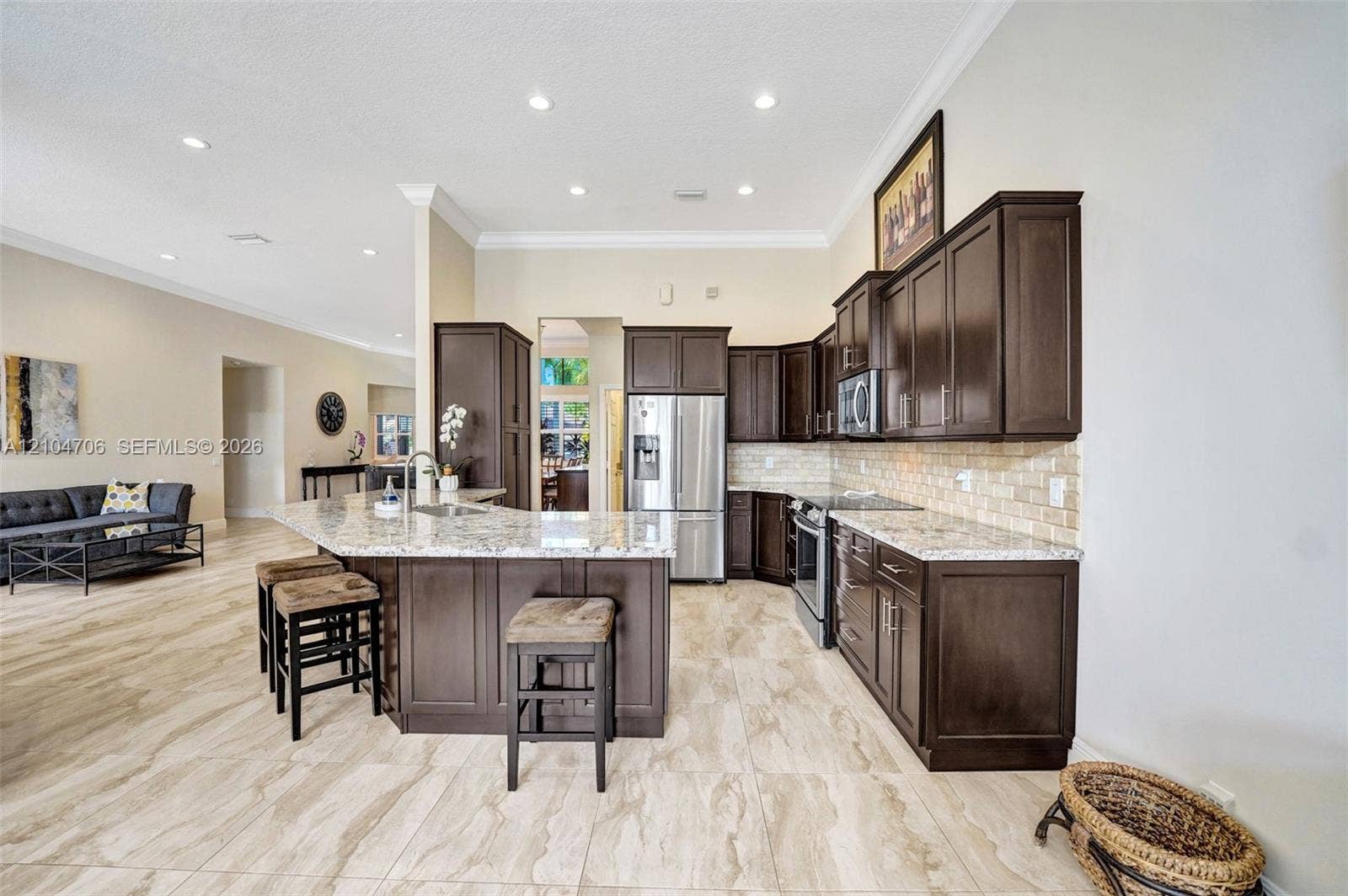 2390 Pheasant Lane, Weston, FL 33327 Beautiful open layout