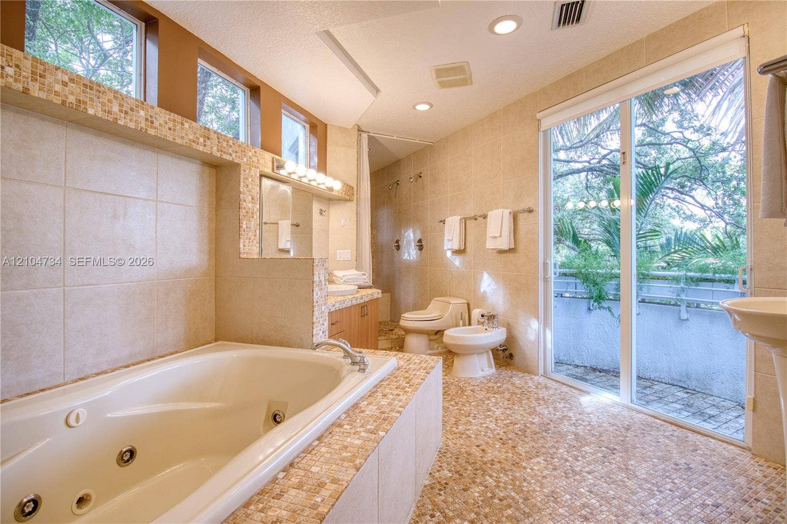 Master en suite bathroom