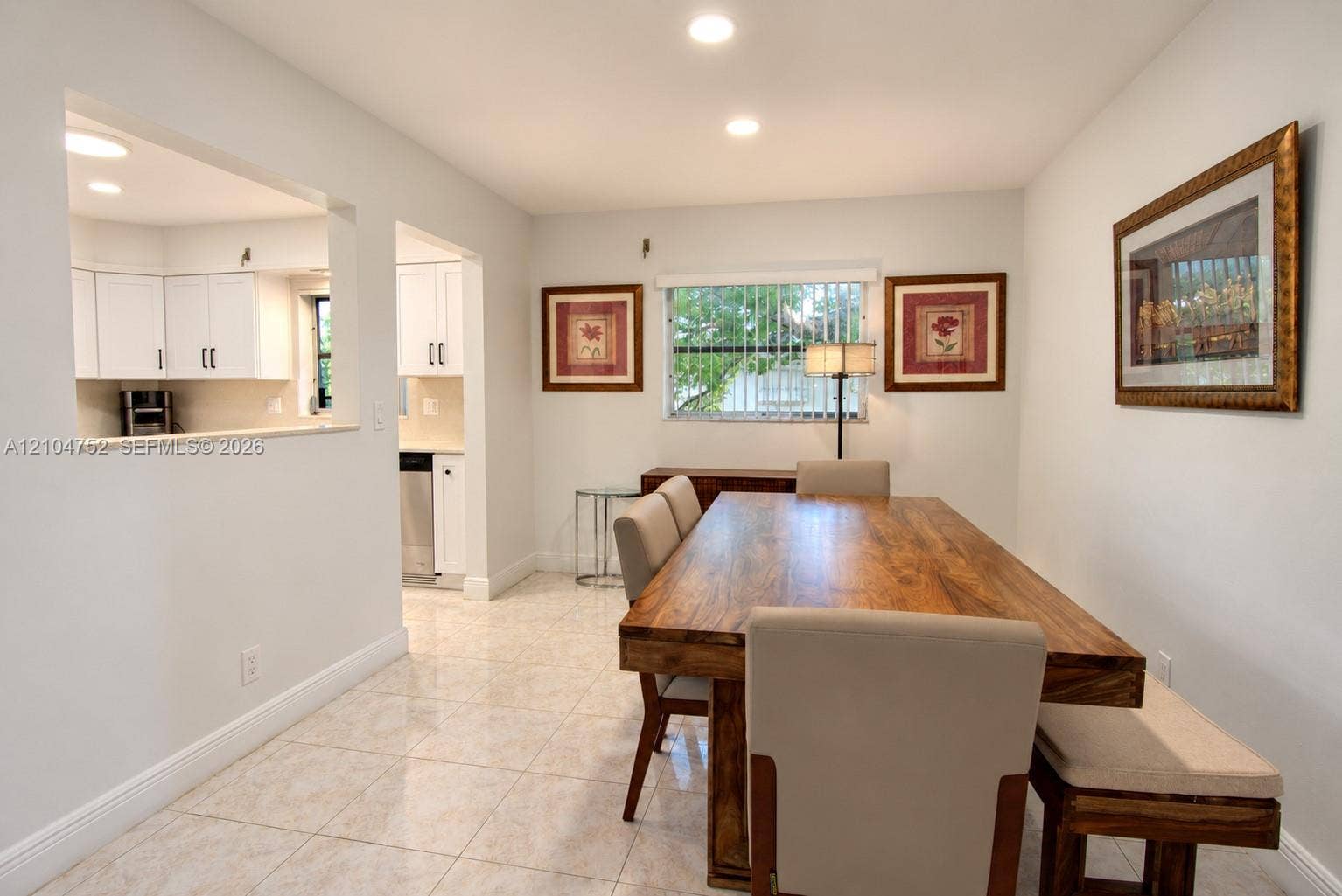 412 S Luna Court, #9, Hollywood, FL 33021 Dining area