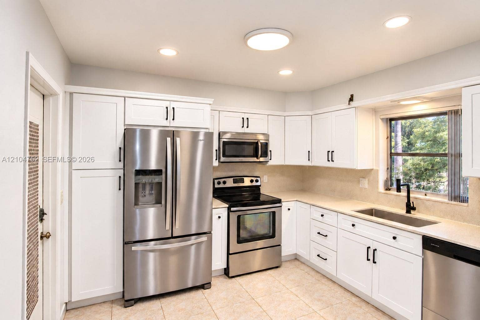 412 S Luna Court, #9, Hollywood, FL 33021 Kitchen
