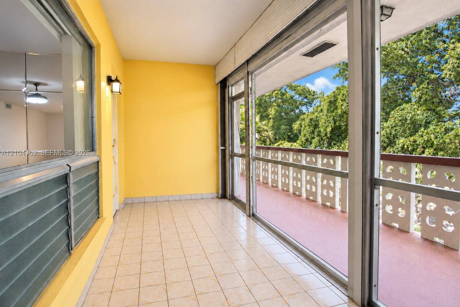 412 S Luna Court, #9, Hollywood, FL 33021 Screened porch