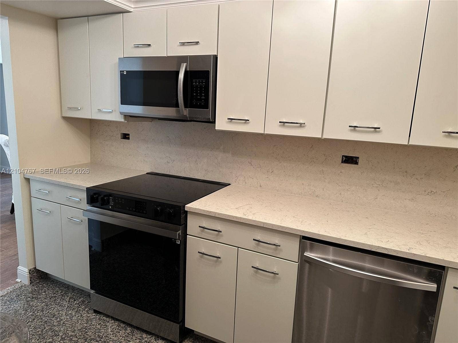 6039 Collins Avenue, #815, Miami Beach, Miami Beach, FL 33140 Photo 3