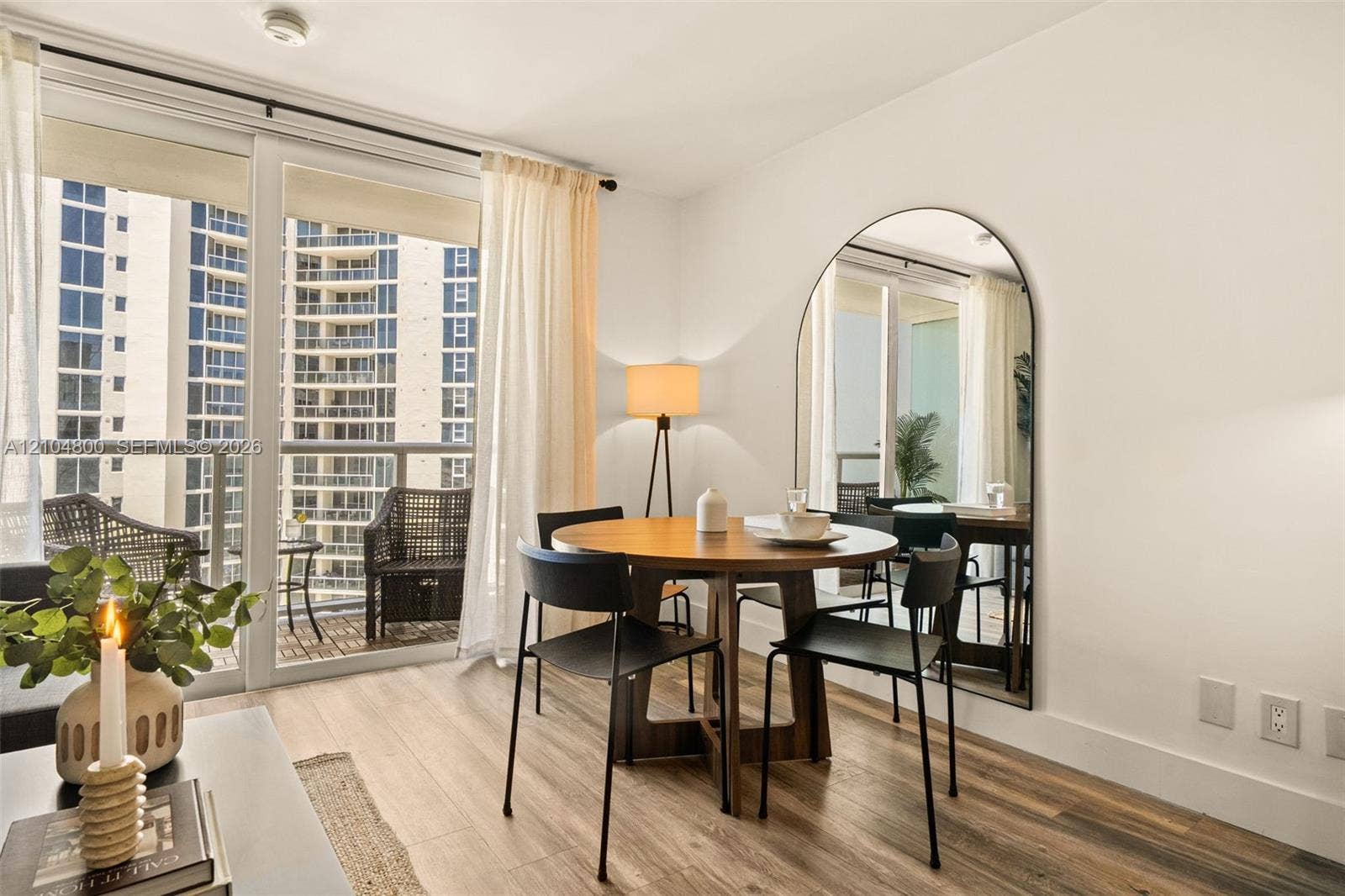 19201 Collins Avenue, #924, Sunny Isles Beach, Sunny Isles Beach, FL 33160 Photo 2