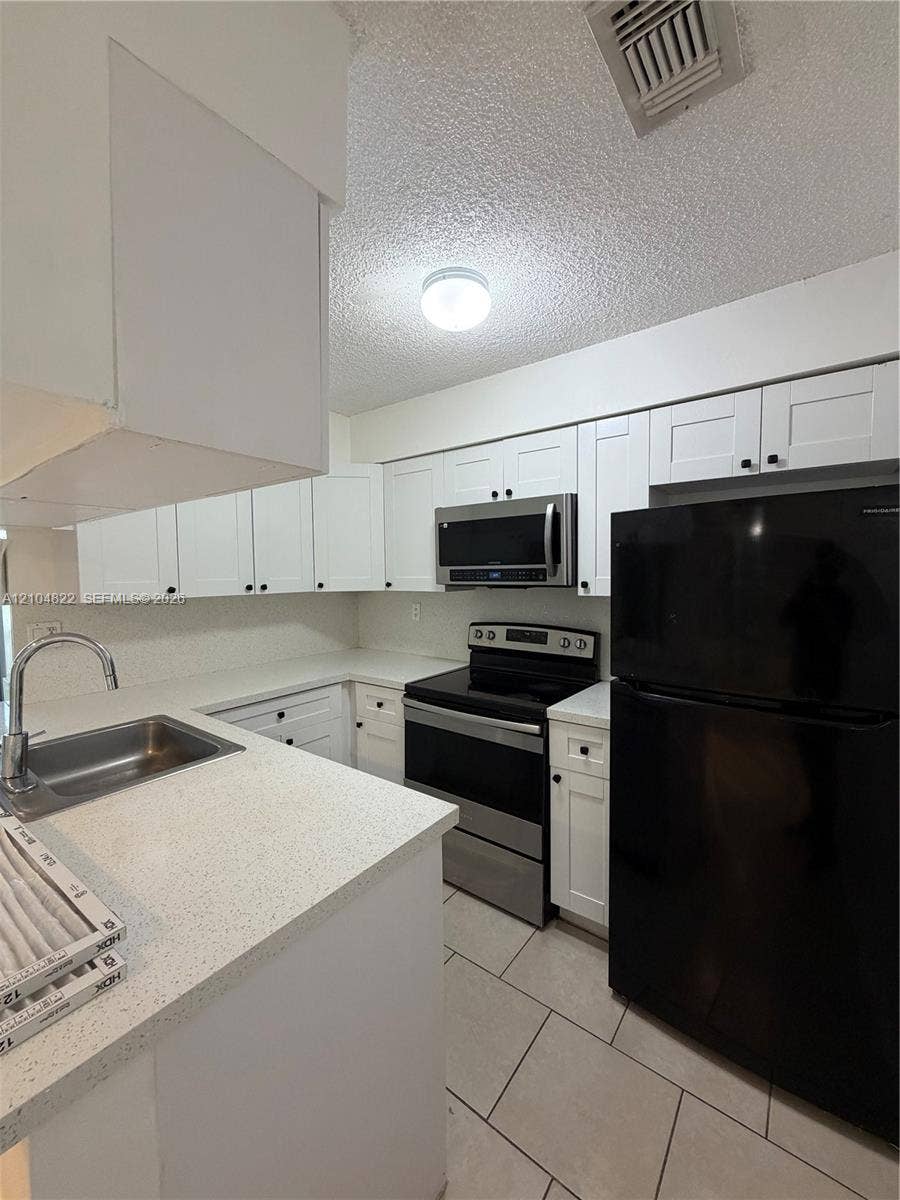 6740 NW 175th Lane, #F-20, Hialeah, Hialeah, FL 33015 Photo 14