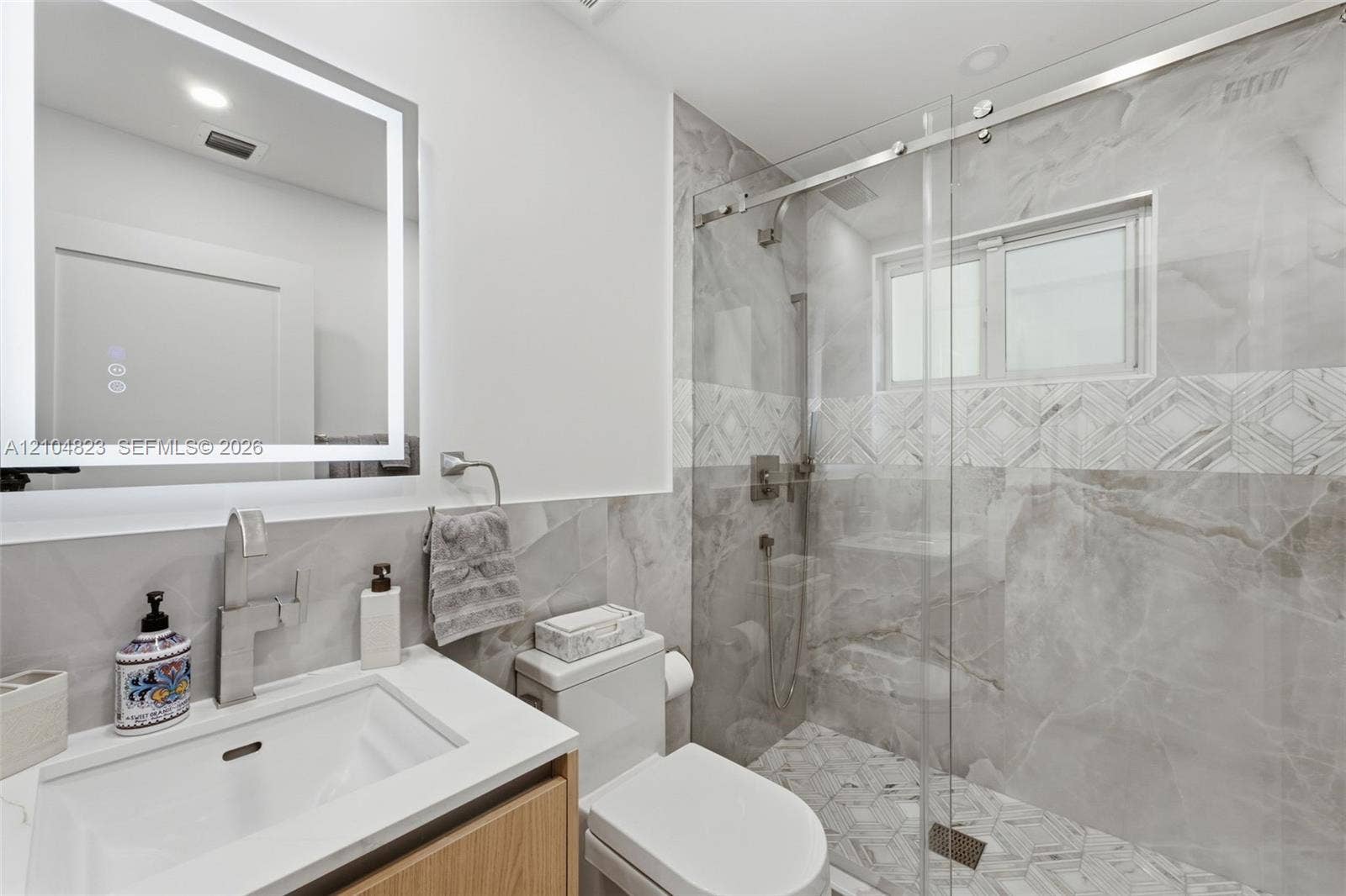 291 E Shore Drive E, Miami, FL 33133 Photo 38