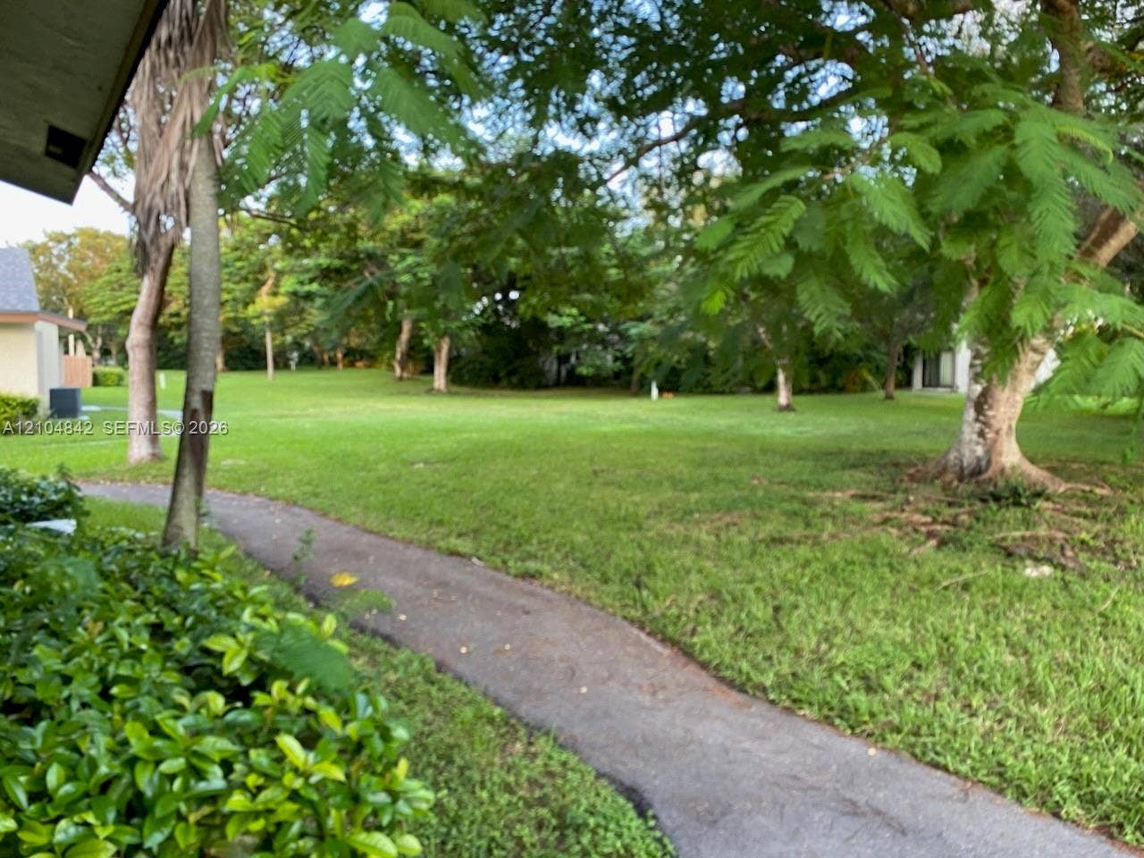 Front of Yard left